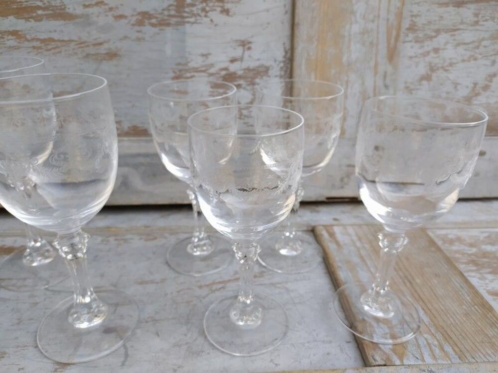 6 Verres &agrave; Eau et 4 Verres &agrave; Vins Cristal Motif Guirlande 
Décoration