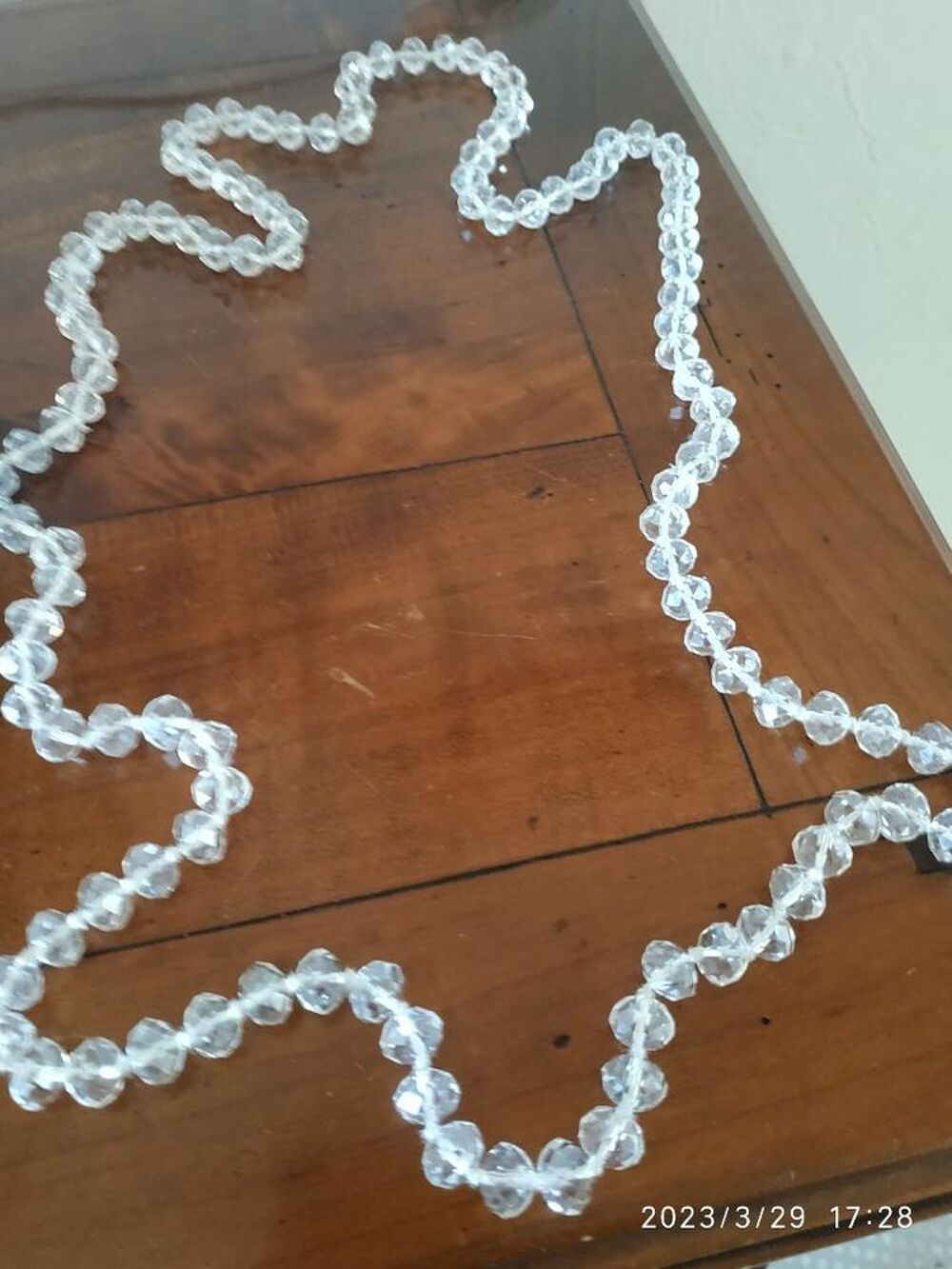collier en perles de verre Bijoux et montres