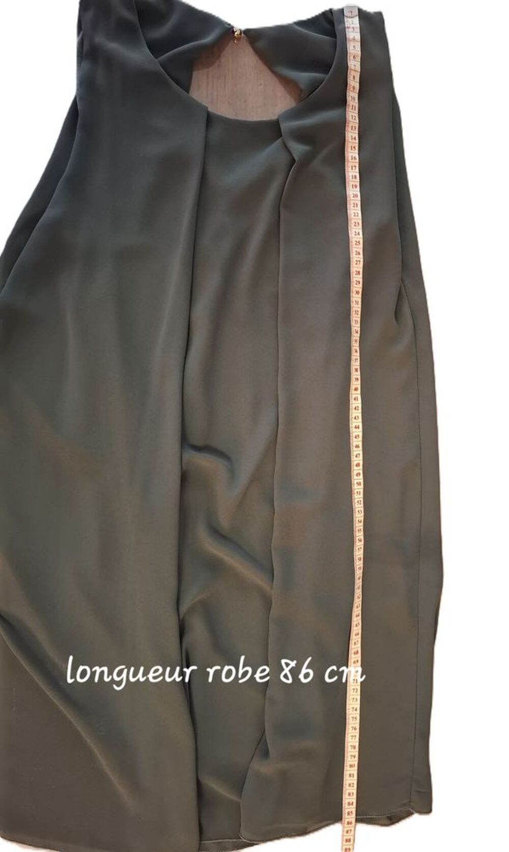 Jolie robe voile polyester forme trap&egrave;ze Vtements