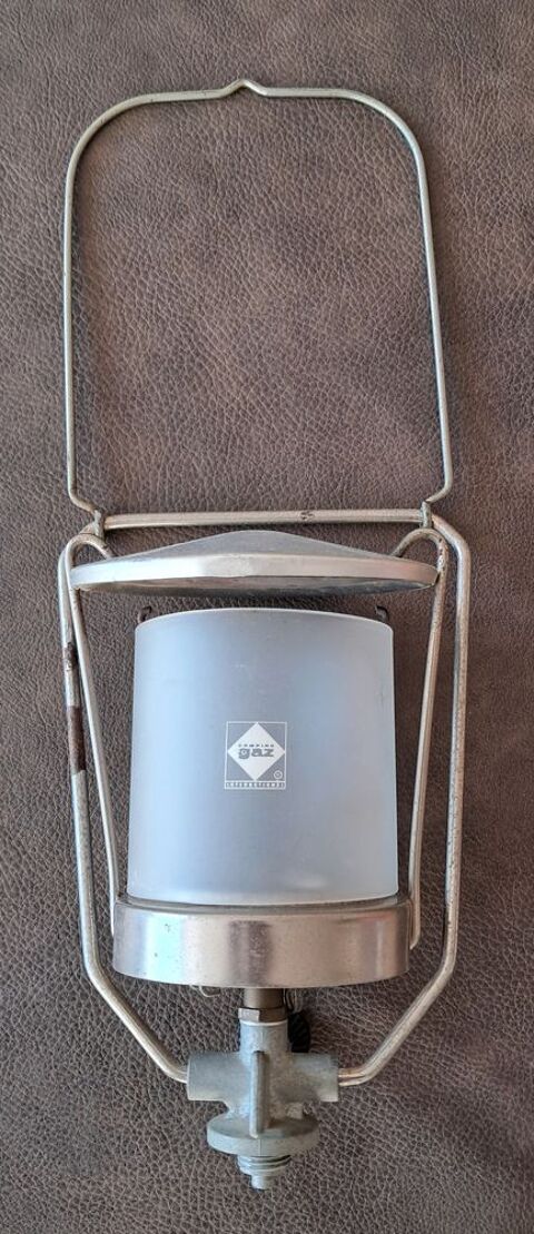 lampe camping gaz lumogaz fixation à pas de vis 
15 Carnon Plage (34)