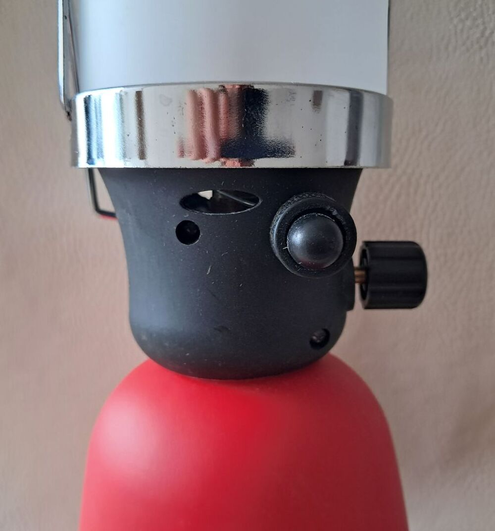 Lampe de camping &agrave; gaz ou pour coupure d'&eacute;lectricit&eacute; neuve Sports