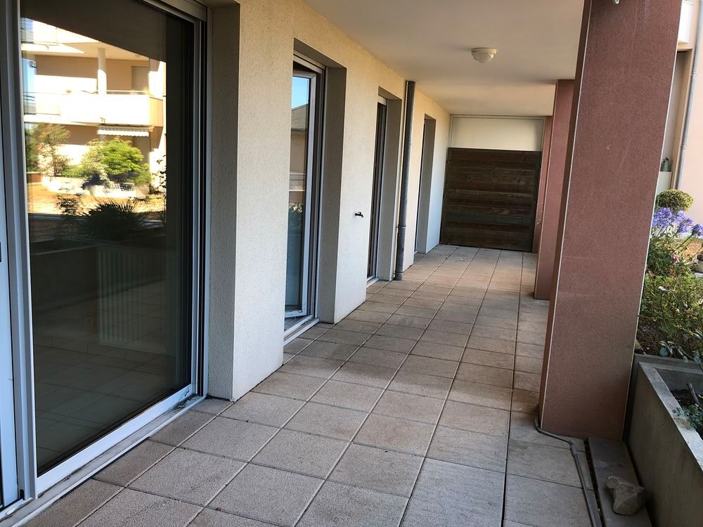 Location Appartement T3 81m2 Tour de ville RDZ terrasse expo sud calme Rodez