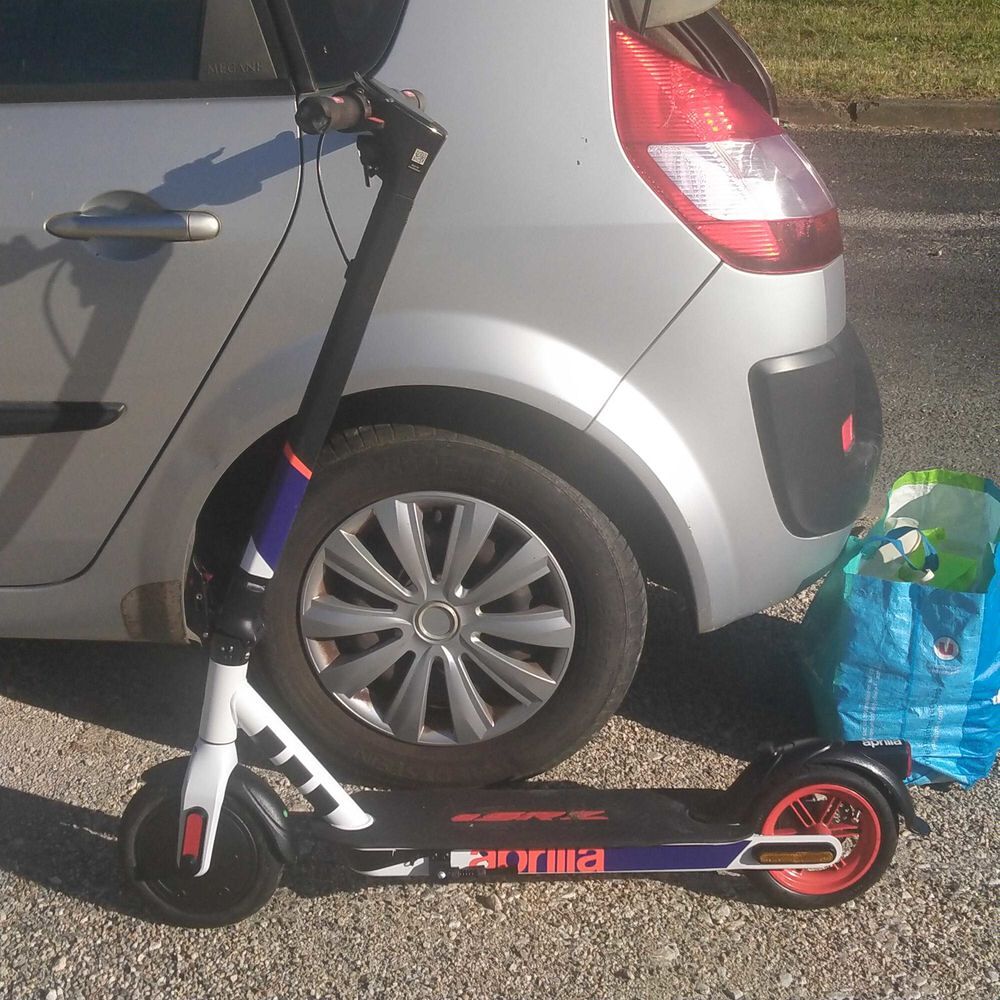 trottinette &eacute;lectrique Aprilia Vélos