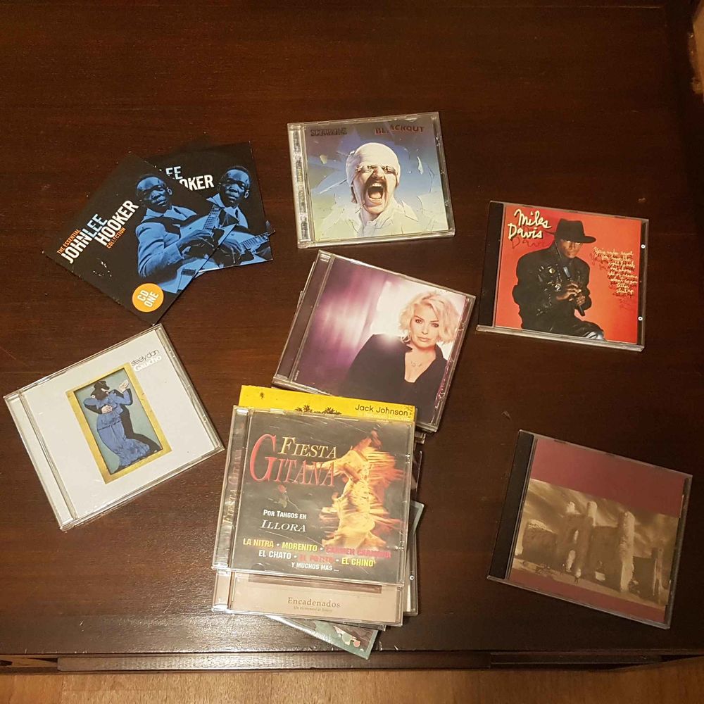 Lot de CD POP ROCK JAZZ BLUES ETC CD et vinyles