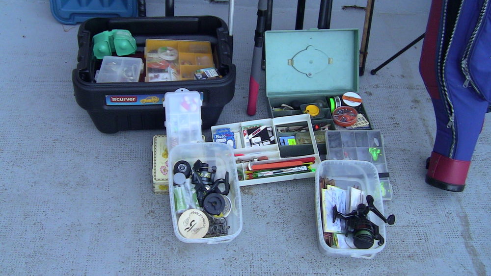 Lot d'articles de p&ecirc;che Sports