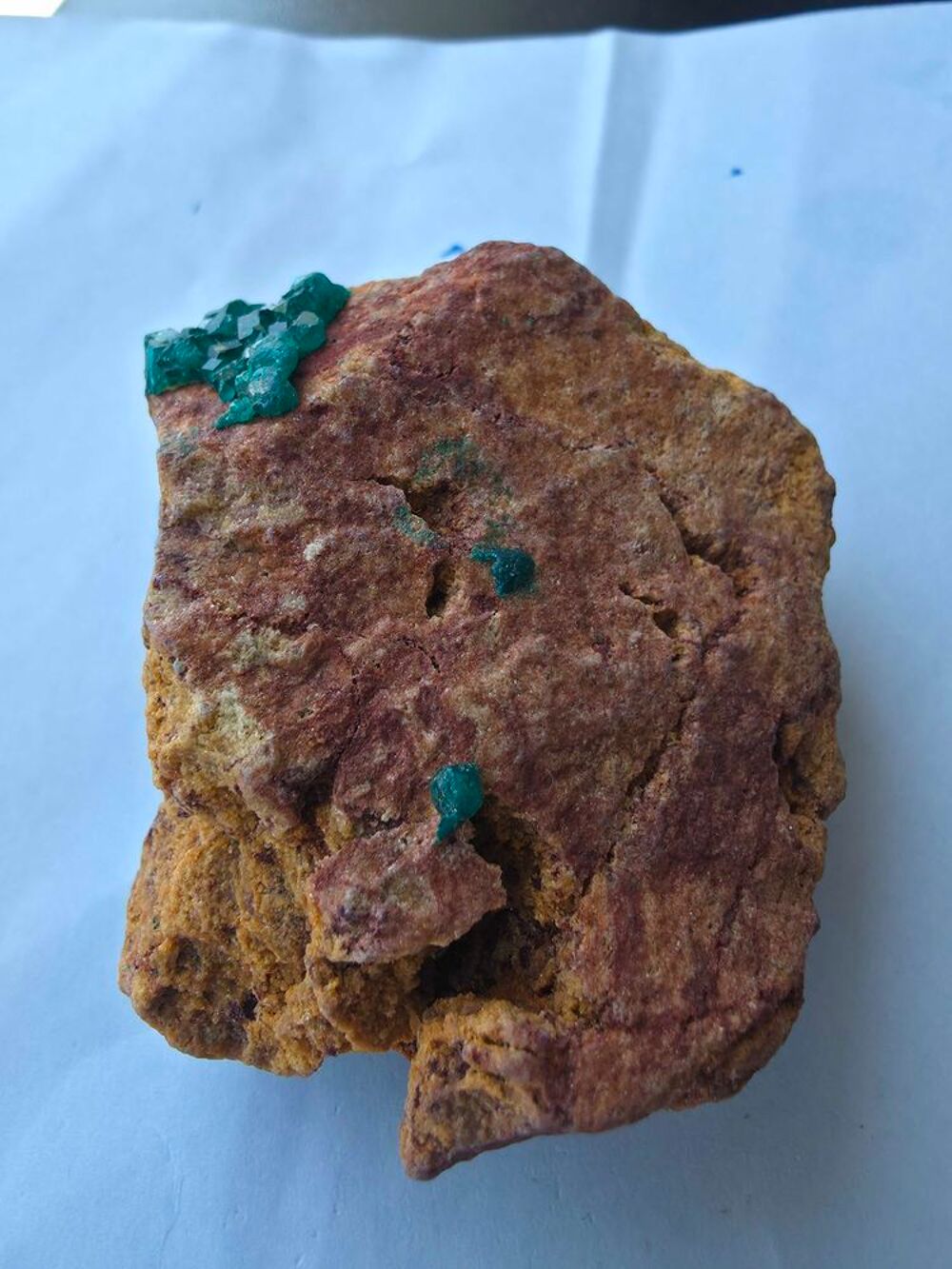 Min&eacute;ral de Collection : Superbe Dioptase sur Gangue du Katanga(105g) 