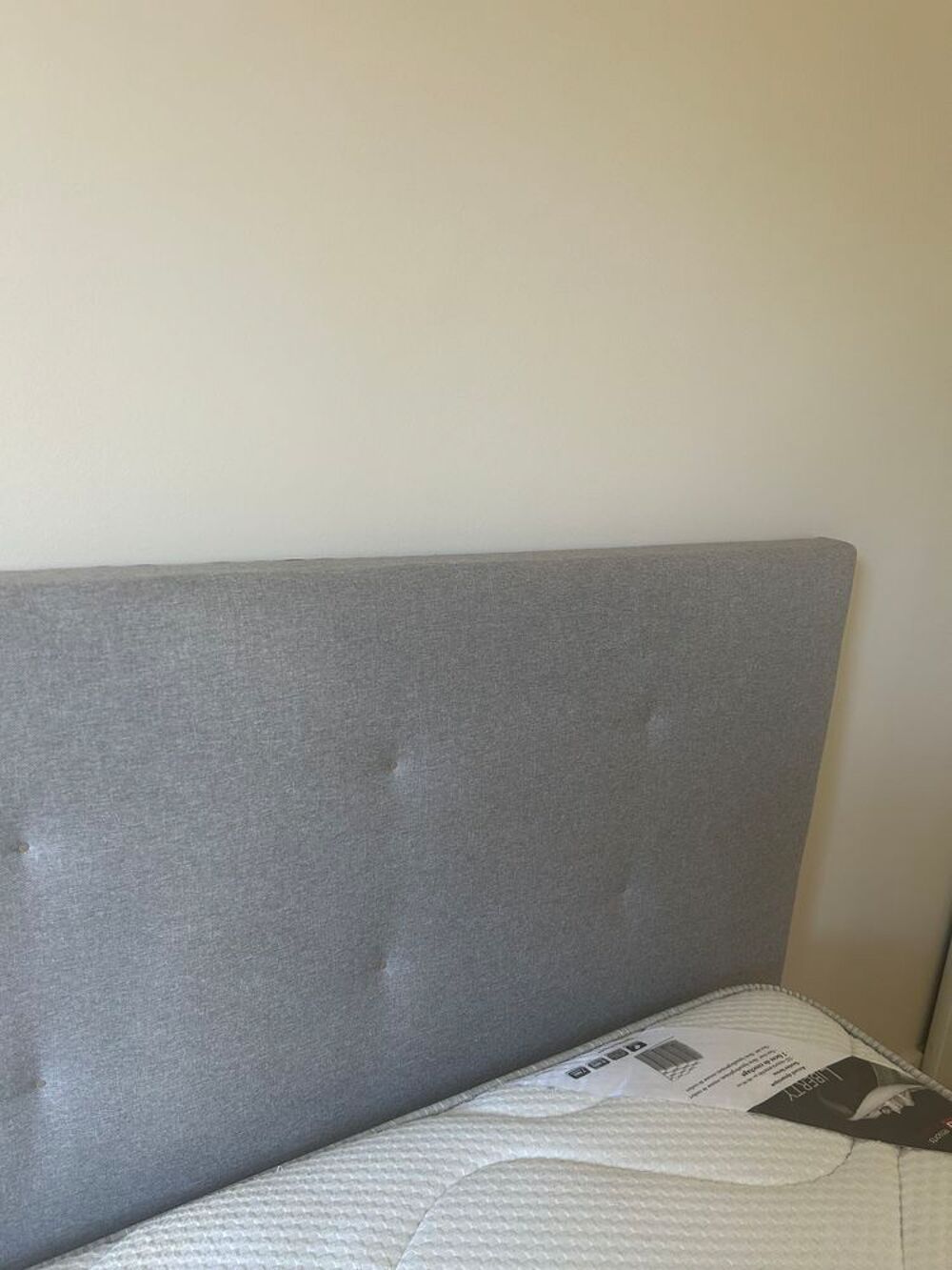 Lit + matelas Meubles