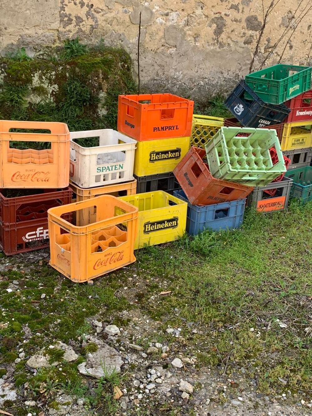Casiers de boissons en bon &eacute;tat &agrave; 5 euros l unit&eacute; 