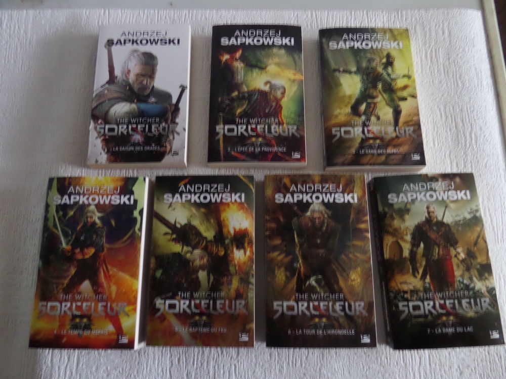 s&eacute;rie compl&egrave;te de THE WITCHER SORCELEUR
Livres et BD