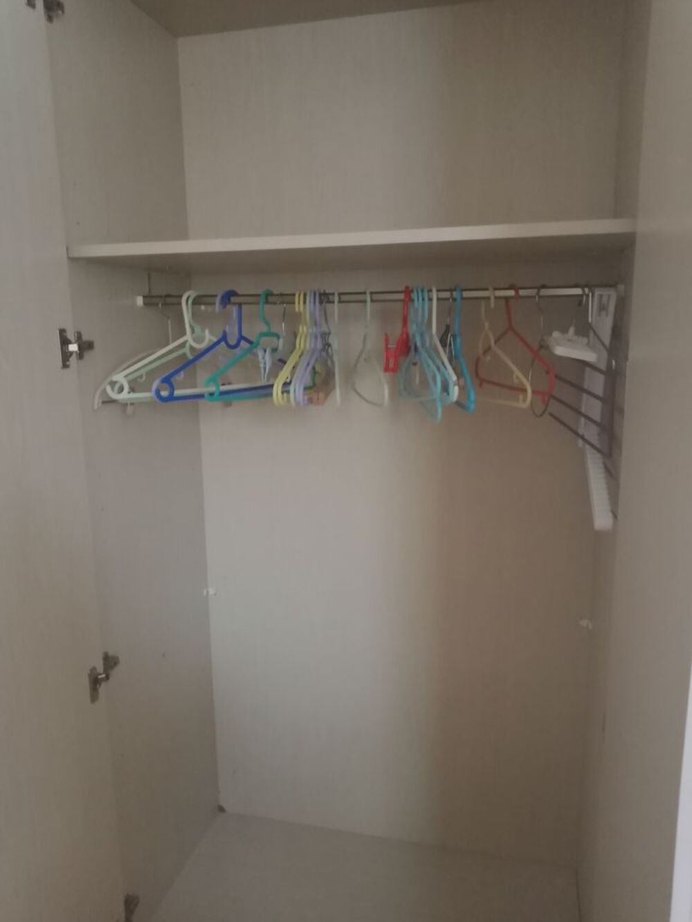Chambre compl&egrave;te Meubles