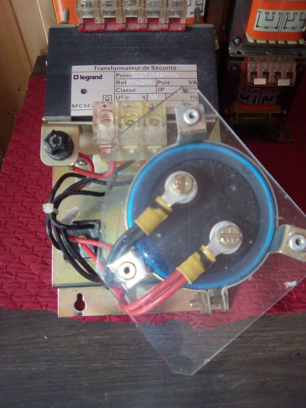 LEGRAND 42981 Alimentation Redress&eacute;e Filtr&eacute;e Mono 24V 5A Bricolage