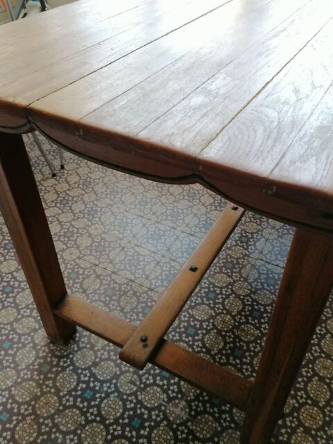 Table vintage style bohème  faite main. 
100 Merville (59)