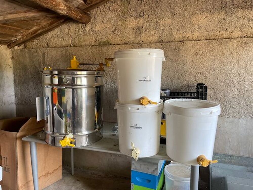 RUCHES MAT&Eacute;RIEL D APICULTURE Jardin