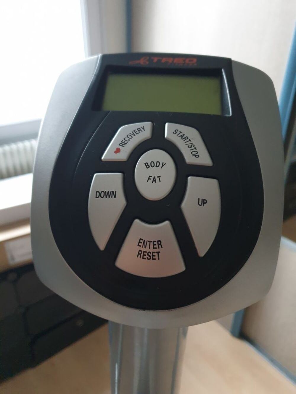 A saisir velo elliptique TREO Fitness,en tr&egrave;s bon &eacute;tat Sports
