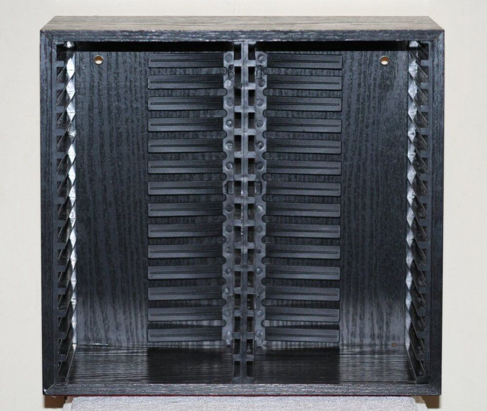Deux rangements pour 30 CD et pour 26 CD simples + 2 doubles Meubles
