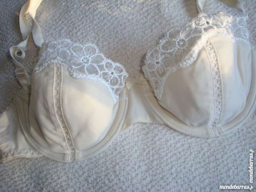 Ensemble soutien gorge et string marque HECTCHER Vêtements