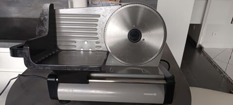 Trancheuse �lectrique 25 Rosendael (59)