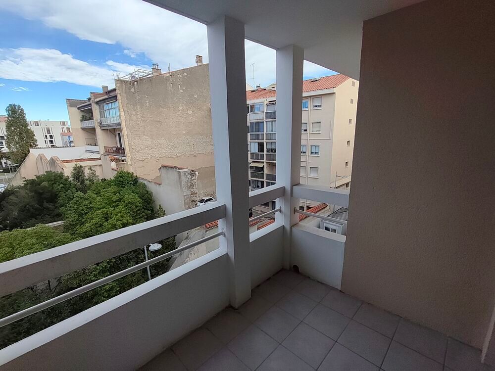 Vente Appartement Sète, proche quai : charmant 2 pièces rénové avec terrasse Sète