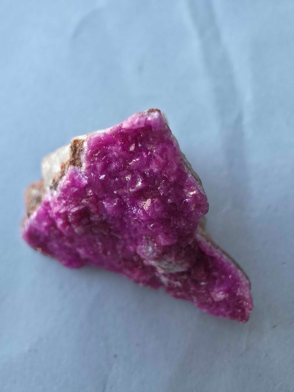 Sp&eacute;cimen Rare Calcite Cobaltif&egrave;re-Cristaux Fuchsia RDC 