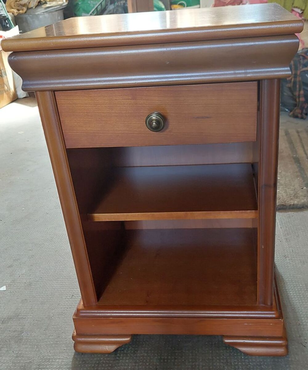table de chevet style Louis Philippe Meubles
