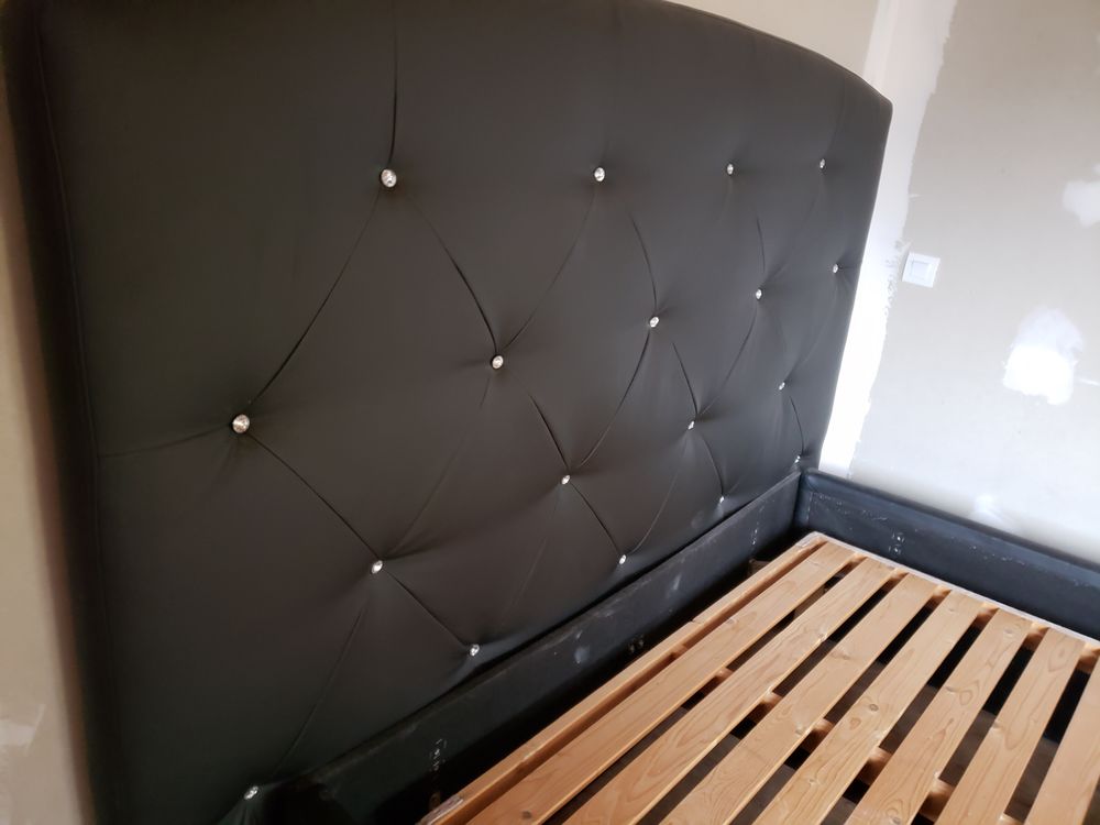 Lit 160 en cuir noir Meubles