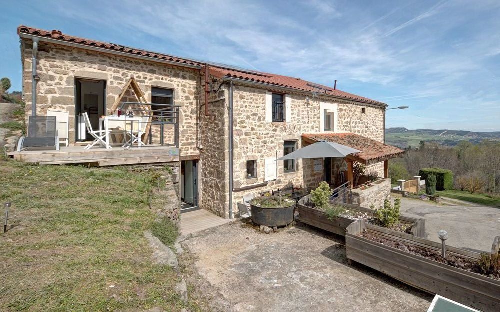 Vente Ferme Ensemble immobilier locatif Saint-julien-molin-molette