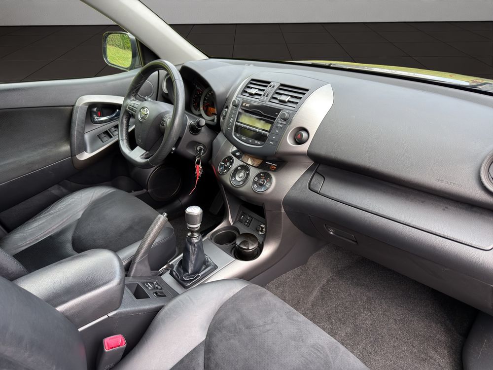 RAV 4 RAV4 150 D-4D 4WD Lounge 2010 occasion 93390 Clichy-sous-Bois