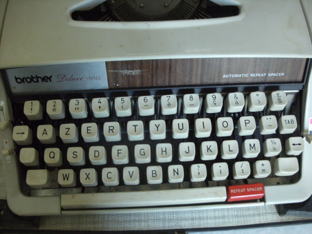 machine a ecrire BROTHER de luxe 1510 (automatique) 
