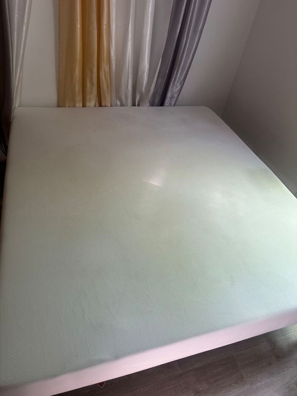 Matelas et sommier 180x200cm Meubles