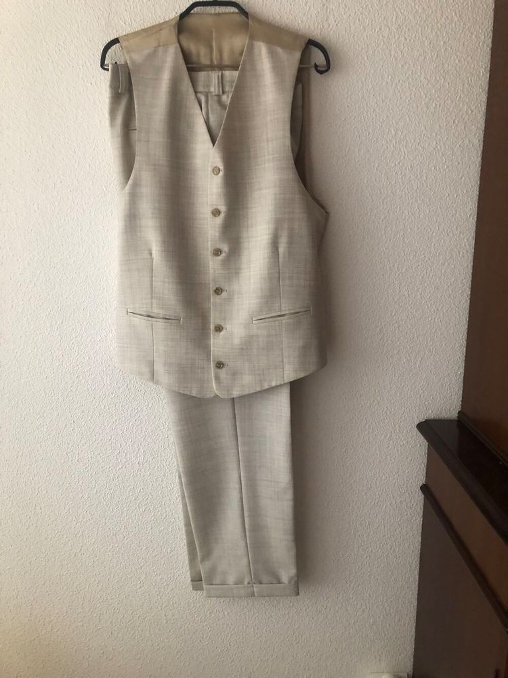 Costume 3 pi&egrave;ces "OLLY GAN" Vêtements