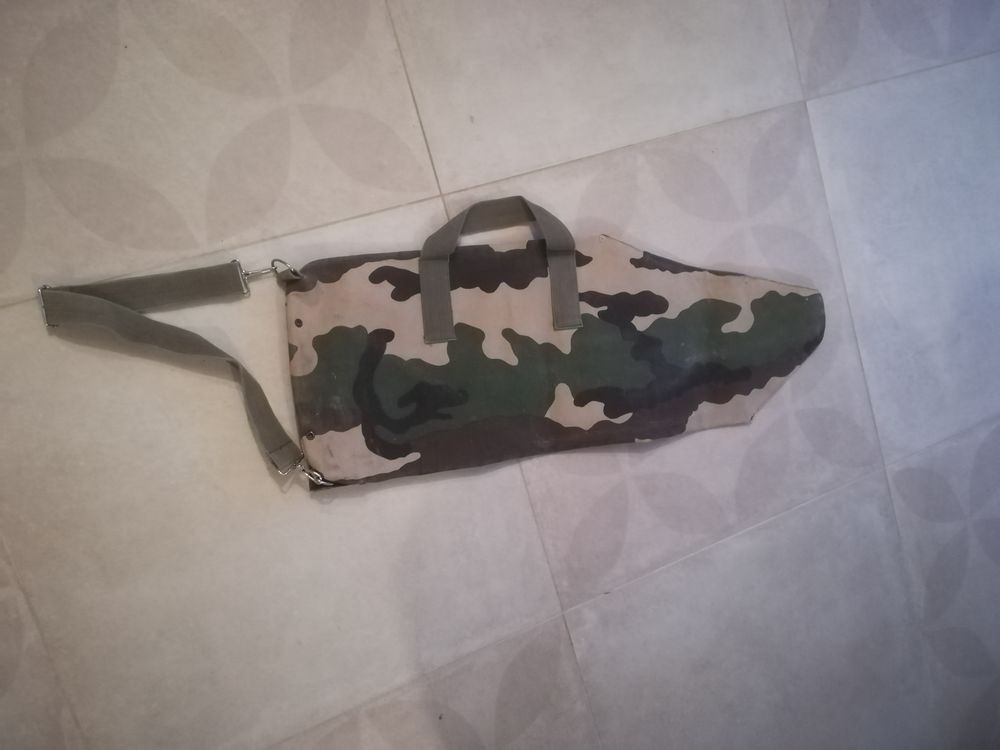 Housse famas Matériel informatique