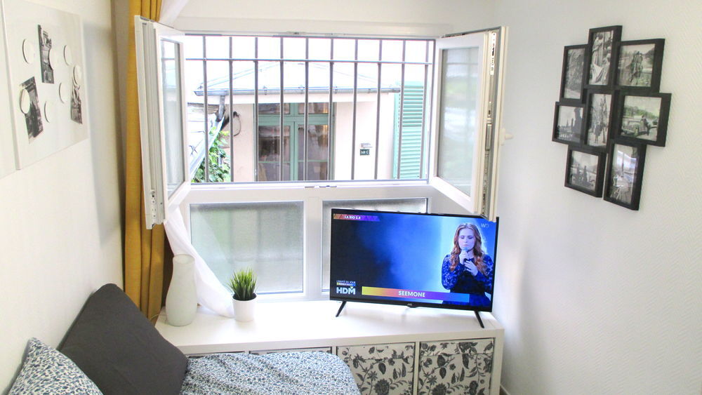 Location Appartement Quartier St-Lazare - studette équipée libre de suite Paris 9