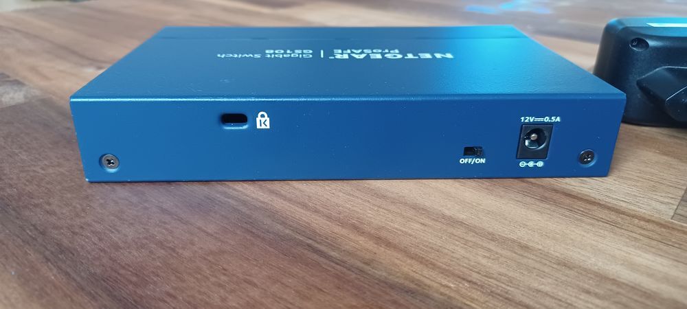 Switch Netgear GS108 V4 - 8 ports 10/100/1000 Matériel informatique
