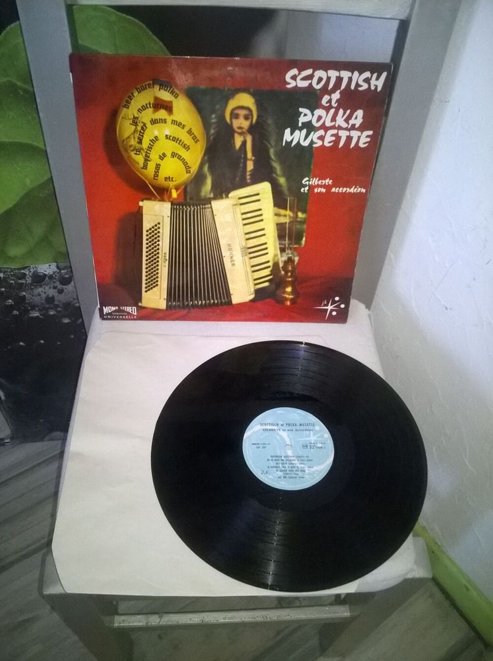 Vinyle GILBERTE et son Accord&eacute;on
Scottish et polka musette
CD et vinyles