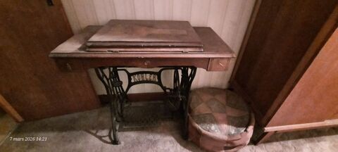 table �  p�dale machine �  coudre Kohler 90 Le Buisson-de-Cadouin (24)