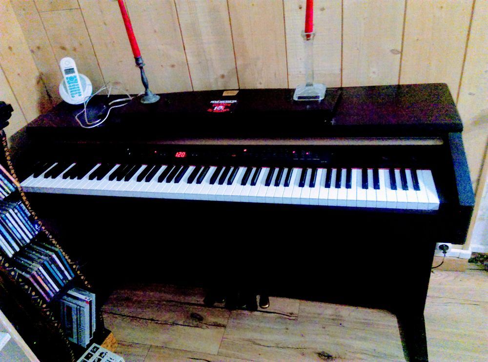  Piano Clavinova Yamaha CLP 130 Instruments de musique