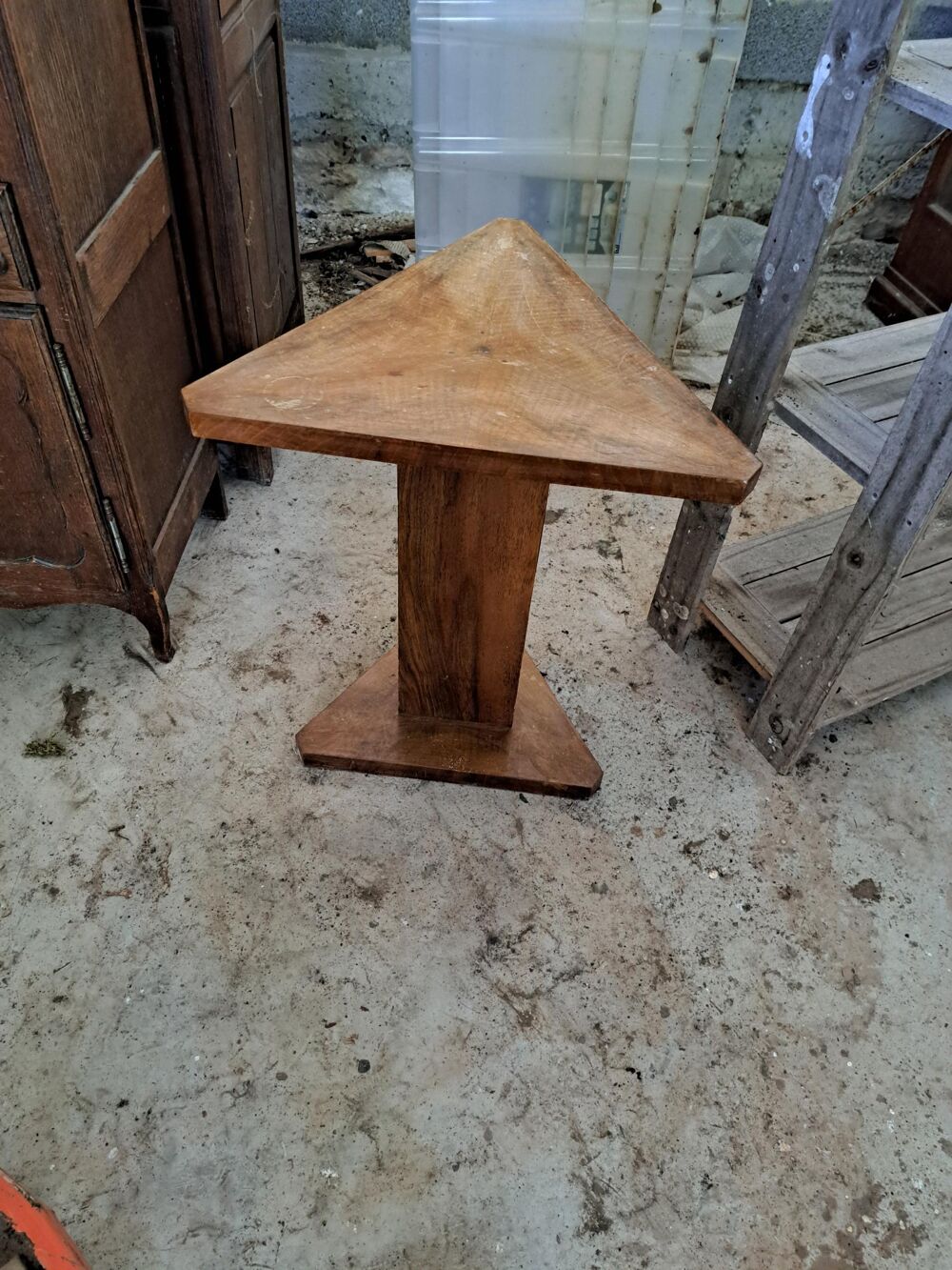 Table basse triangle Meubles