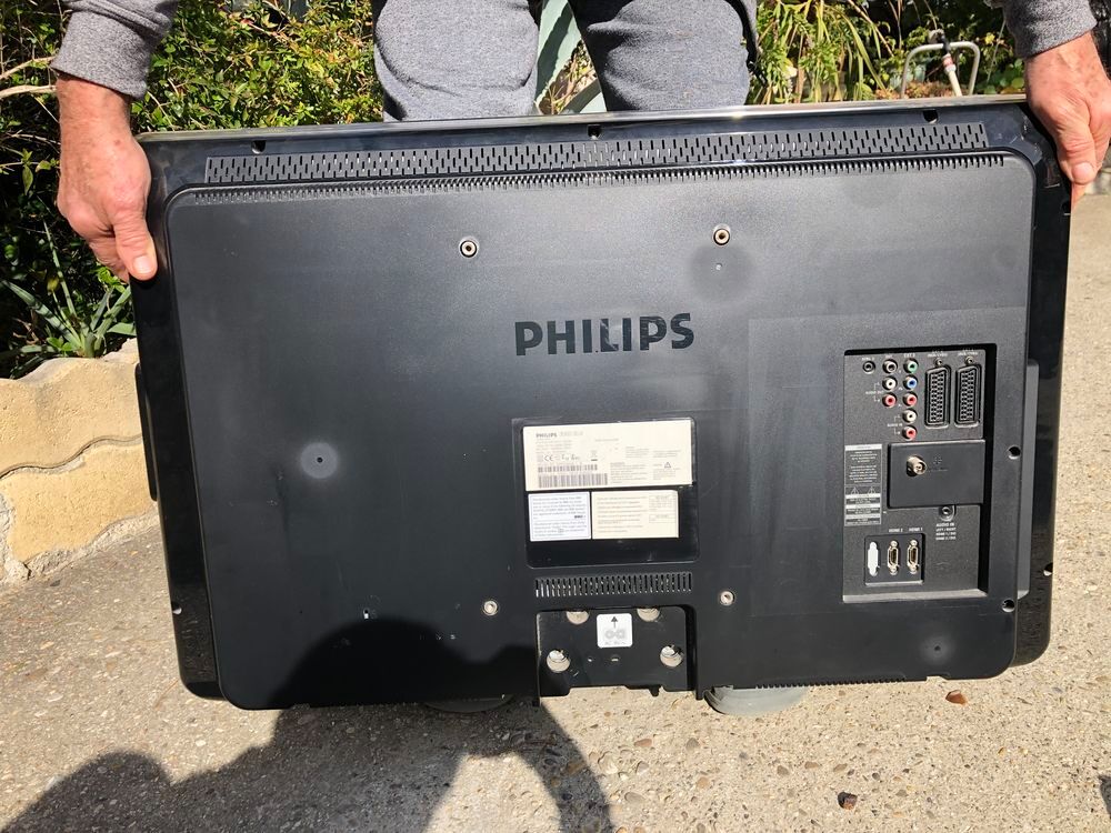 T&Eacute;L&Eacute;VISEUR LCD PHILIPS 81 cm Audio et hifi
