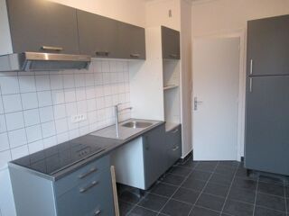  Appartement à louer 3 pièces 98 m²