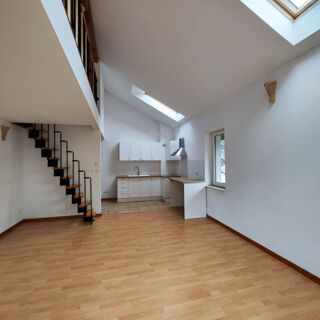  Appartement � louer 4 pi�ces 70 m� Aigueblanche