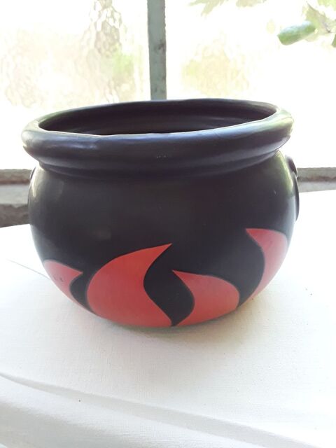 Cache  pot 5 Rocheville (06)
