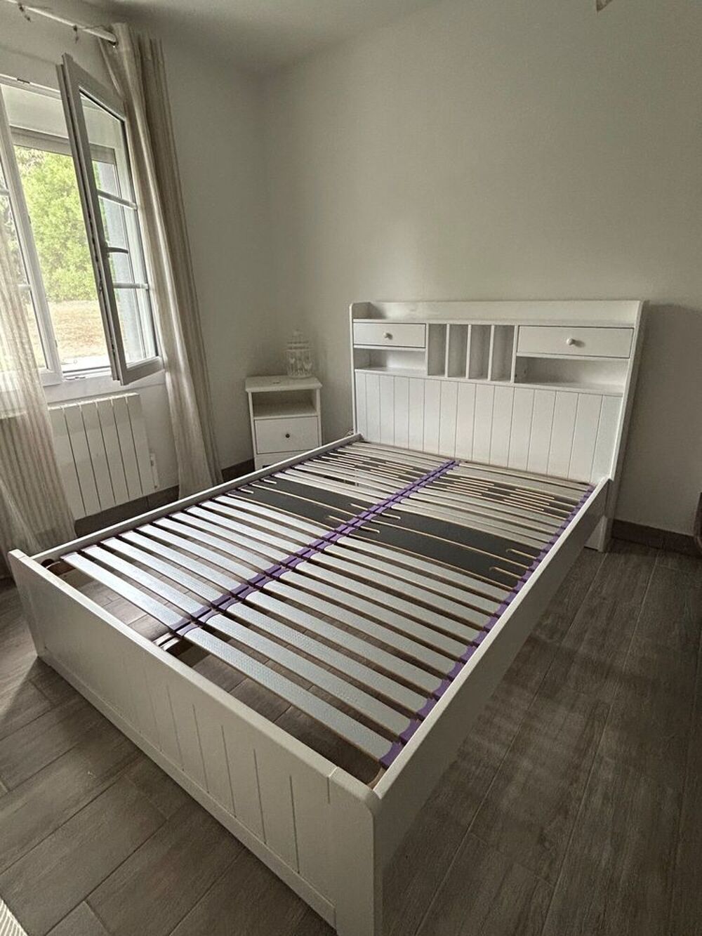Lit double 140x190 cm avec t&ecirc;te de lit et rangements
Meubles