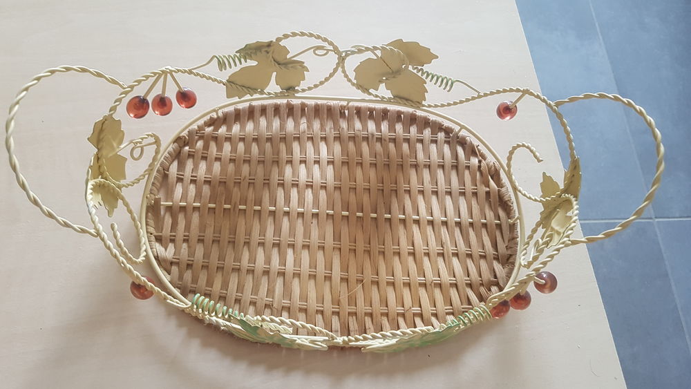 Plateau desserte fer forg&eacute; Cuisine