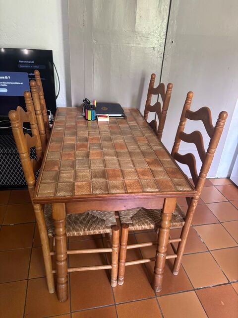 Table et chaises 0 Bargemon (83)