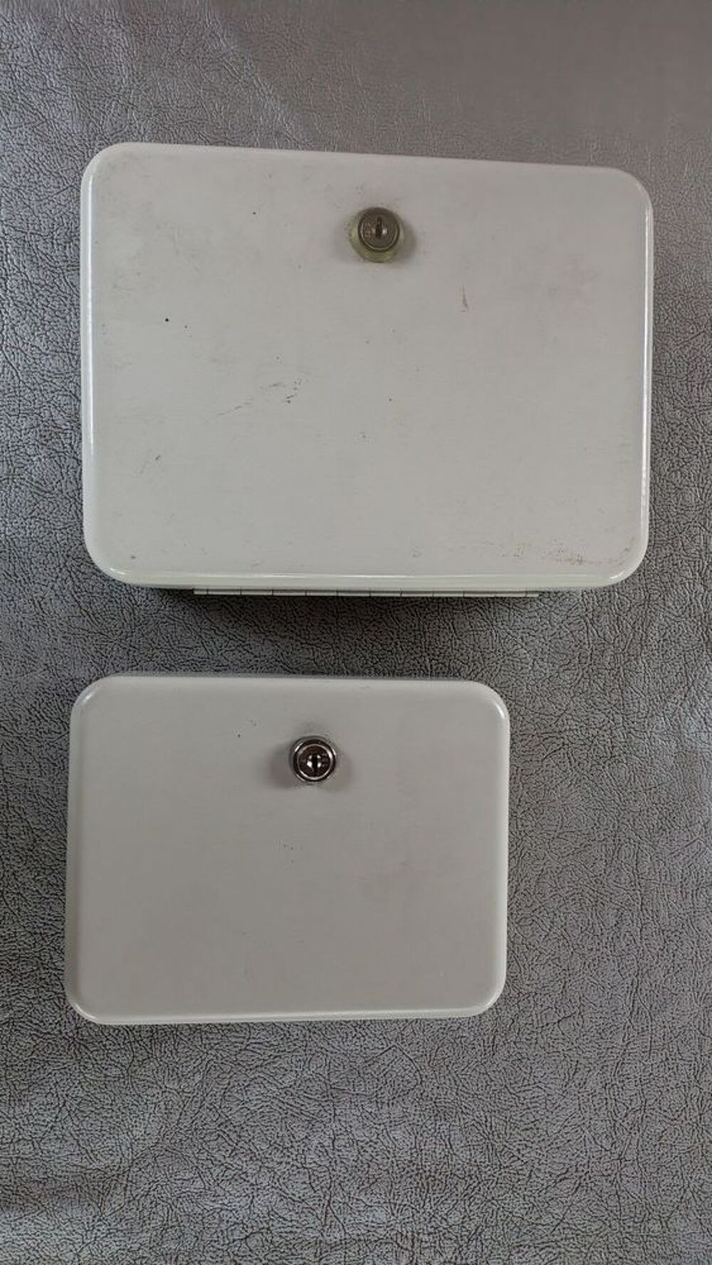 2 bo&icirc;tes &agrave; cl&eacute;s m&eacute;tallique neuves Bricolage