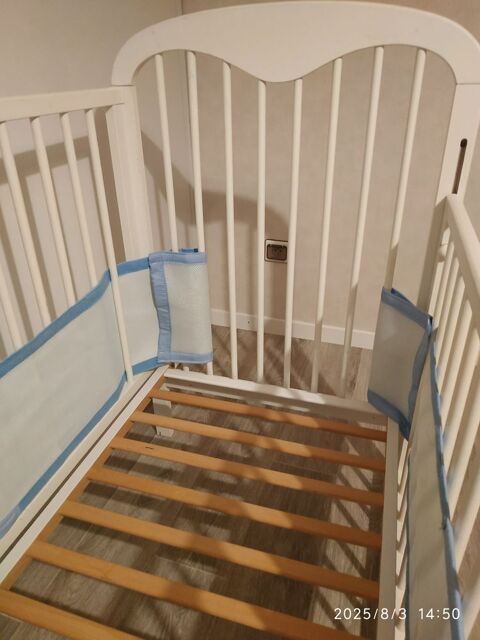 Lit  b�b�120 cm � barreaux 49 Les Arcs (83)