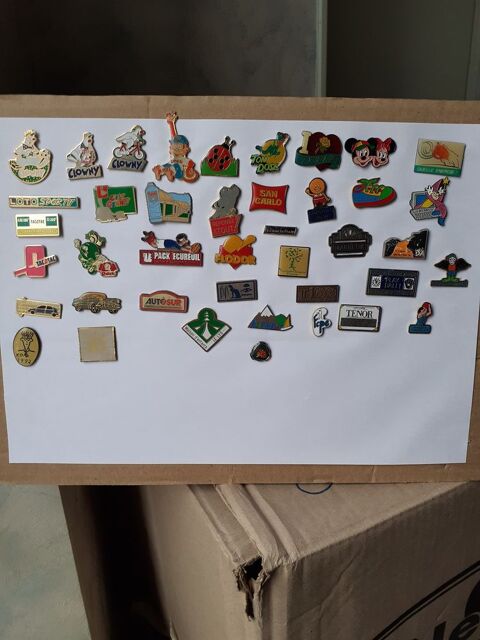 Lot de 41 pin's vintage 10 Grisolles (82)