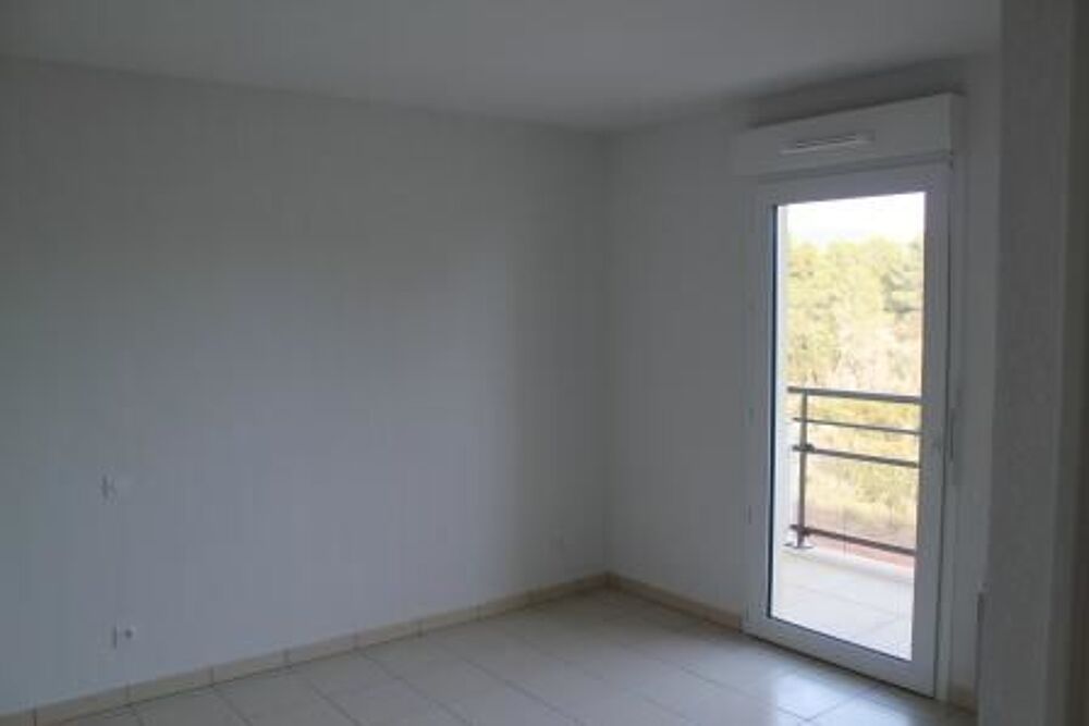 Location Appartement La Bouverie, T2 48m2 , calme, terrasse, garage et parking Roquebrune-sur-argens
