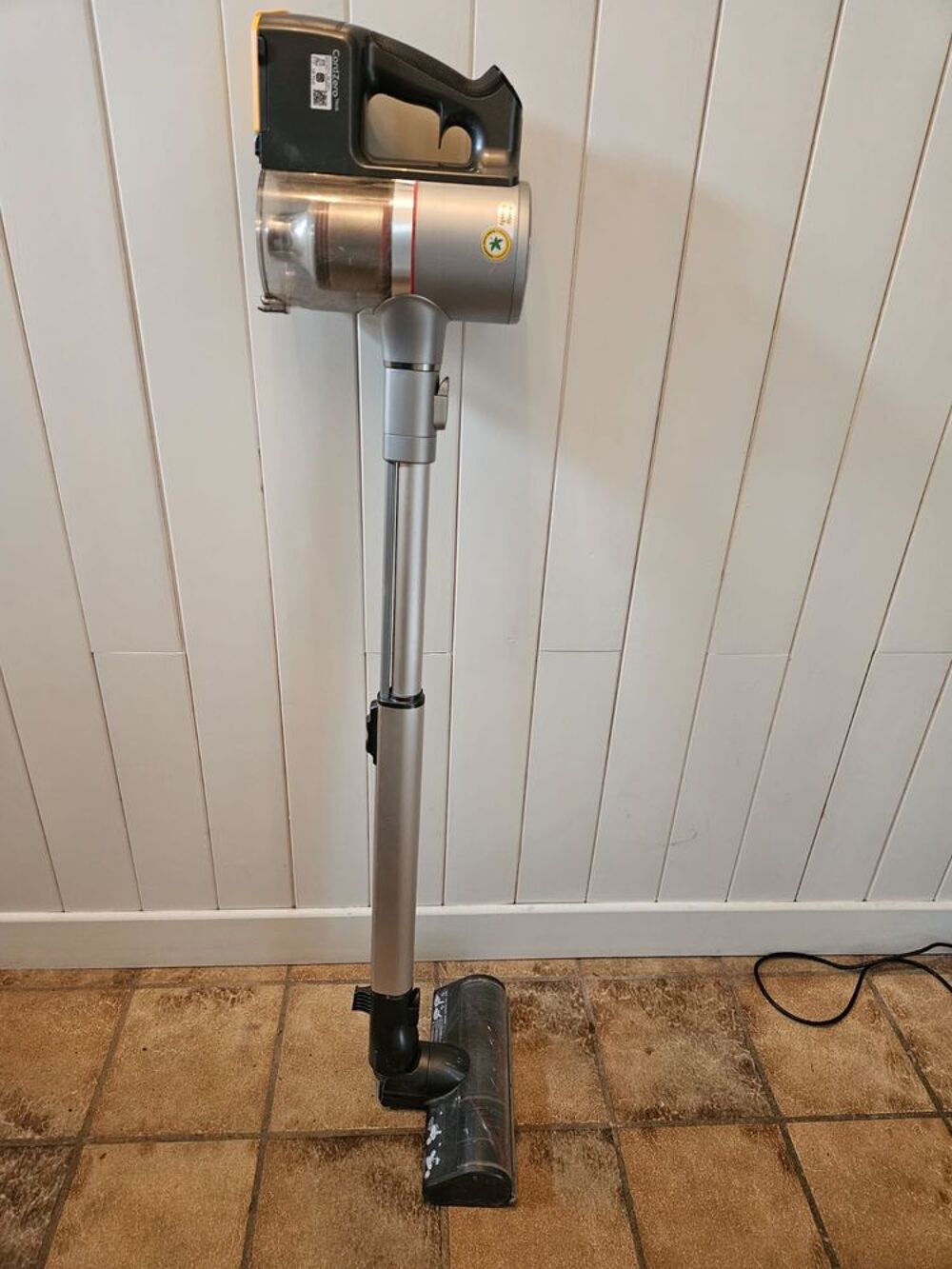 Aspirateur balai LG 
Electroménager
