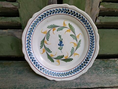 Ancienne Assiette en Fa�ence de Nevers XVIII�me 40 Loches (37)
